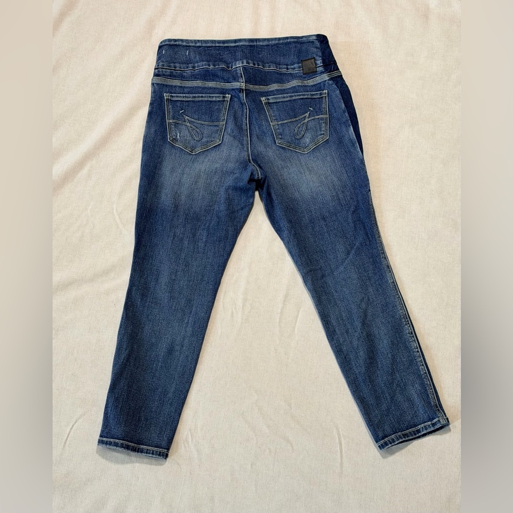 Jag Jeans Women's Classic Blue pulll on Cropped Denim - Picture 2 of 2